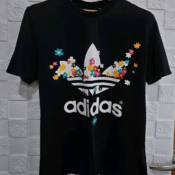 [BUNJANG] Adidas Originals Flower Half Sleeve T-Shirt Black M / (P)아디다스 오리지널 플라워 반팔티 블랙 M
