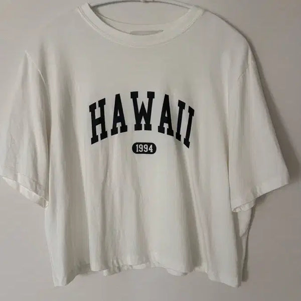 [BUNJANG] Hawaii 1994 Lettering Crop T-shirt White / 하와이 1994 레터링 크롭 반팔티 화이트