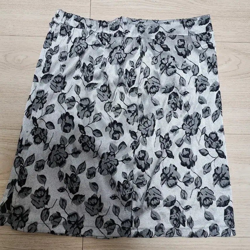 [BUNJANG] Rose Pattern Silk Skirt / 꽃무늬 스커트