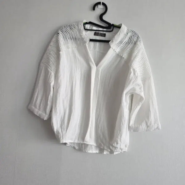 [BUNJANG] Women's White Oversized Shirt with Shoulder Detail / 화이트 셔츠