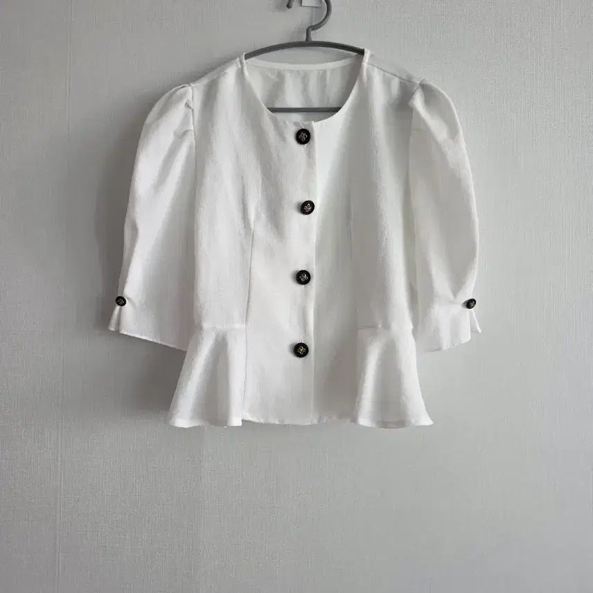 [BUNJANG] Muzak White Frill Puff Jacket / 무자크화이트 프릴 퍼프자켓