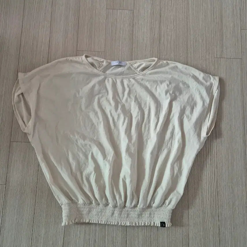 [BUNJANG] Oziz Smoking Shirring Short Sleeve T-Shirt Size S / 오즈이즈 스모킹 셔링 반팔 S