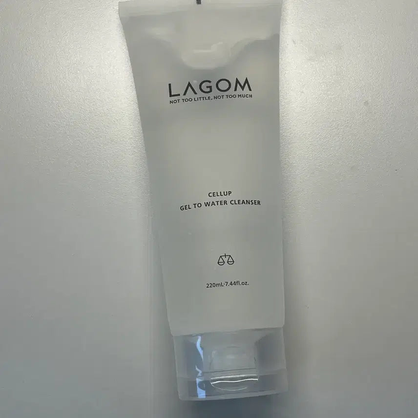 [BUNJANG] LAGOM Cellup Gel-to-Water Cleanser 220ml / 라곰 셀럽 젤 투 워터 클렌저 220ml