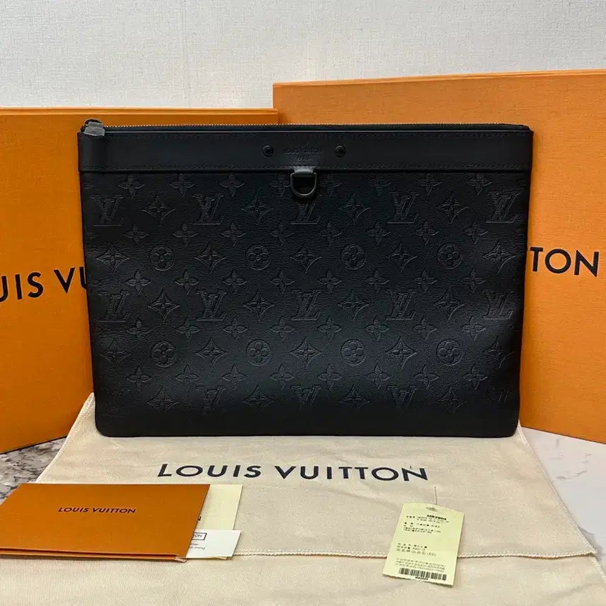 [BUNJANG] Louis Vuitton Shadow Monogram Clutch / { OS } 루이비통 쉐도우 모노그램 클러치