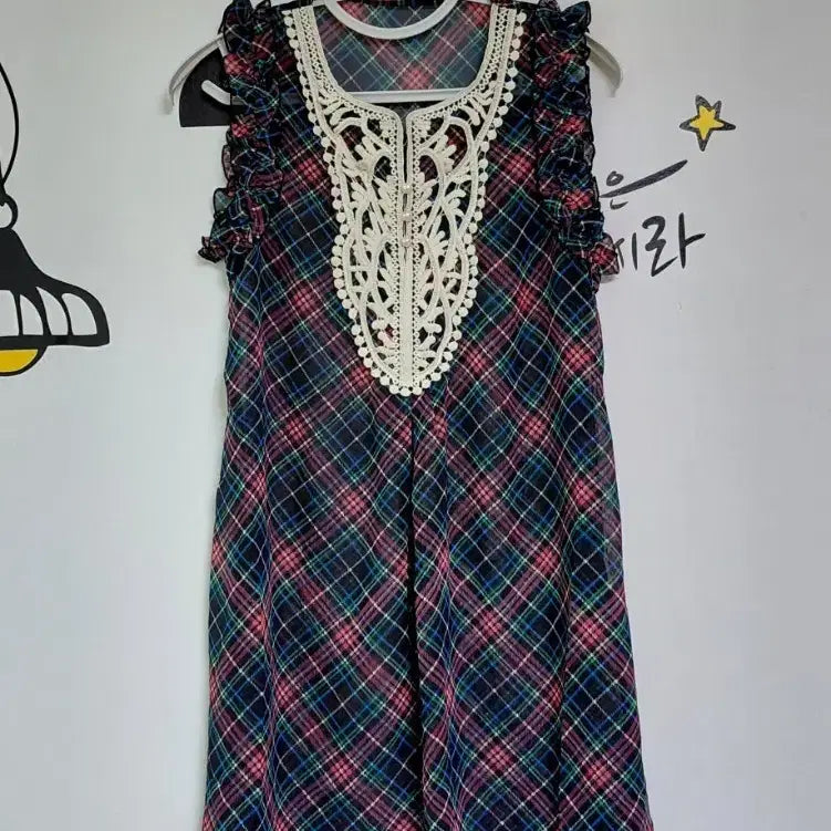 [BUNJANG] Soobinie Lace Sheer Check Tunic Sleeveless Blouse / [새상품/택포] Soobinie 레이스 시어 체크 튜닉 민소매 블라우스