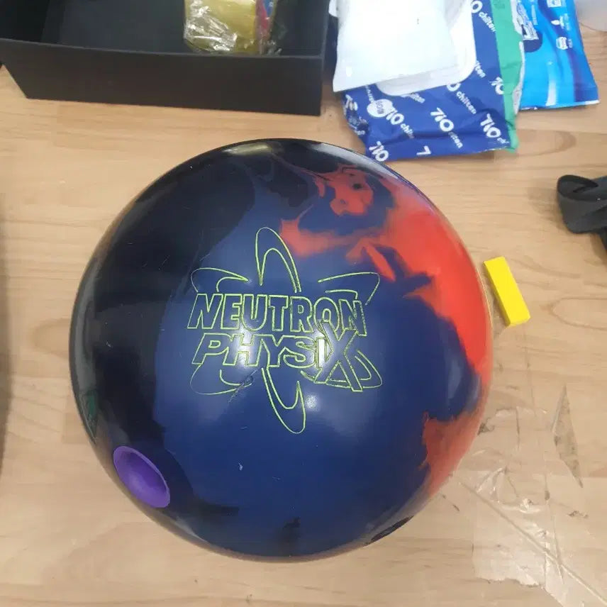 [BUNJANG] Used Neutron Physics Bowling Ball 15lb / 중고볼링공 15p 뉴트론피직스