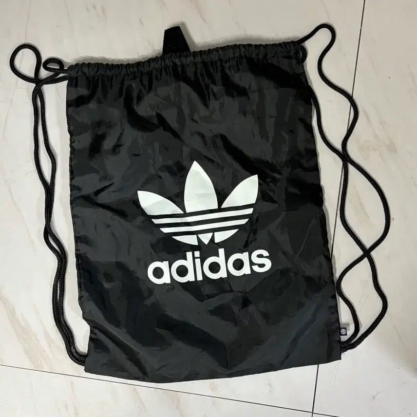 [BUNJANG] Adidas Trefoil 3-Stripes Drawstring Gym Sack Bag / 아디다스 삼선 검정색 조리개 가방 짐색 트레포일