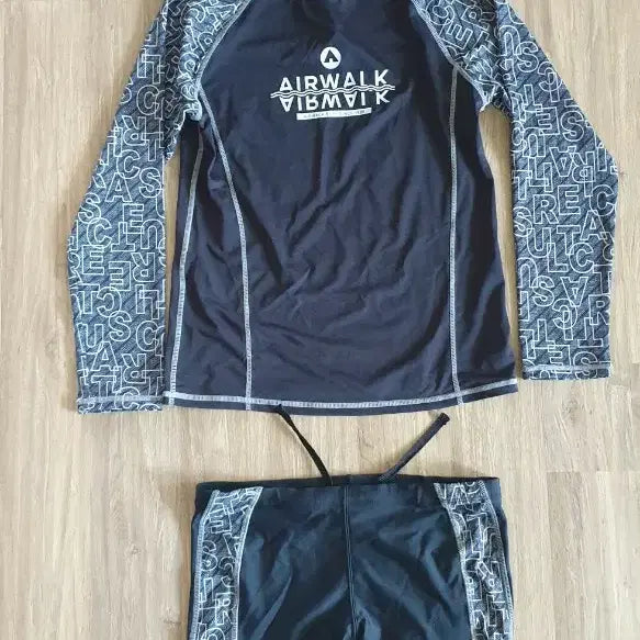 [BUNJANG] Airwalk Rash Guard Children's Swimsuit Set / 에어워크 래쉬가드 아동 수영복 세트