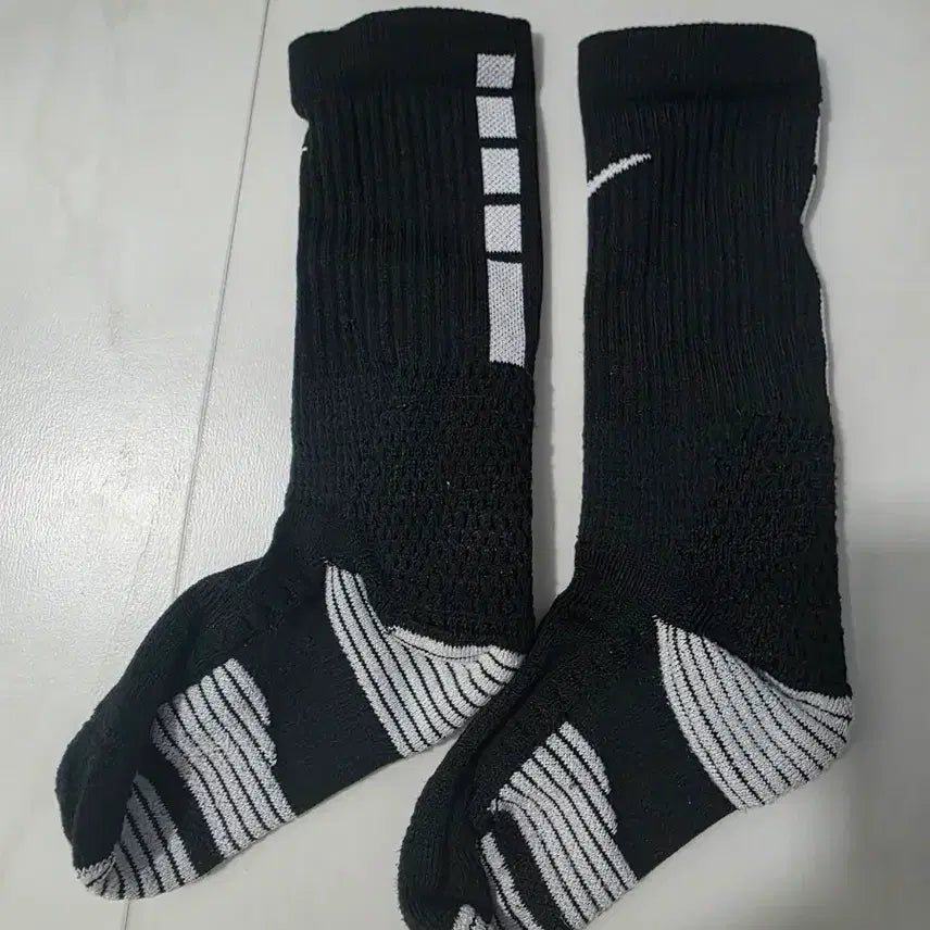 [BUNJANG] Nike Wool Running Crew Socks (220-235 Size) / (거의새것) 나이키 울 러닝 크루 삭스 220-235 사이즈