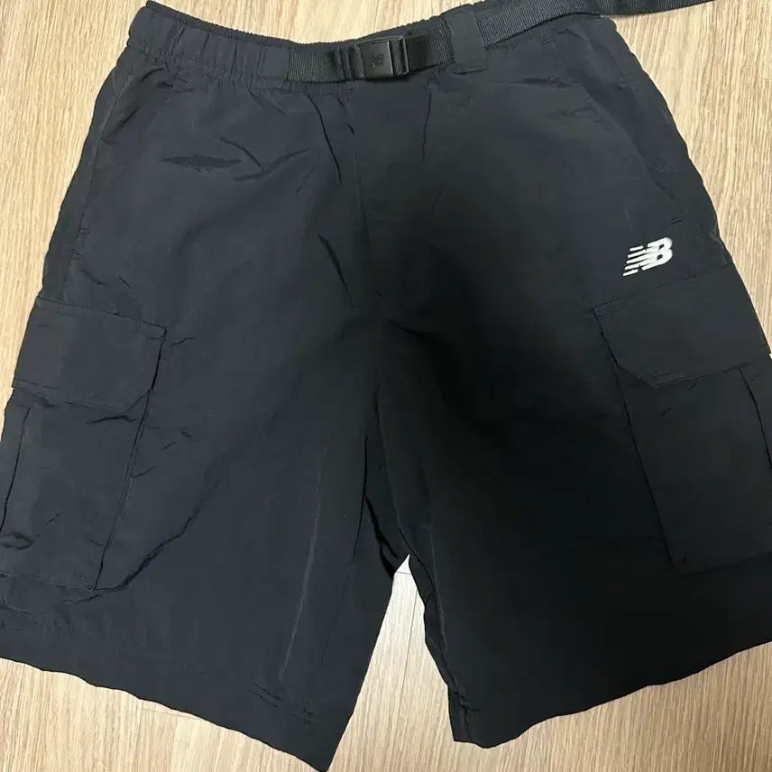 [BUNJANG] New Balance Black Cargo Shorts Size S / 뉴발란스 블랙 카고 반바지 S
