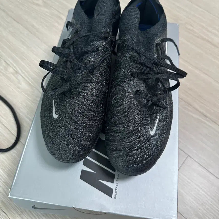 [BUNJANG] Nike Phantom GX2 Elite AG-Pro Soccer Cleats (245mm) / 나이키 팬텀 GX2 엘리트 AG-Pro 245