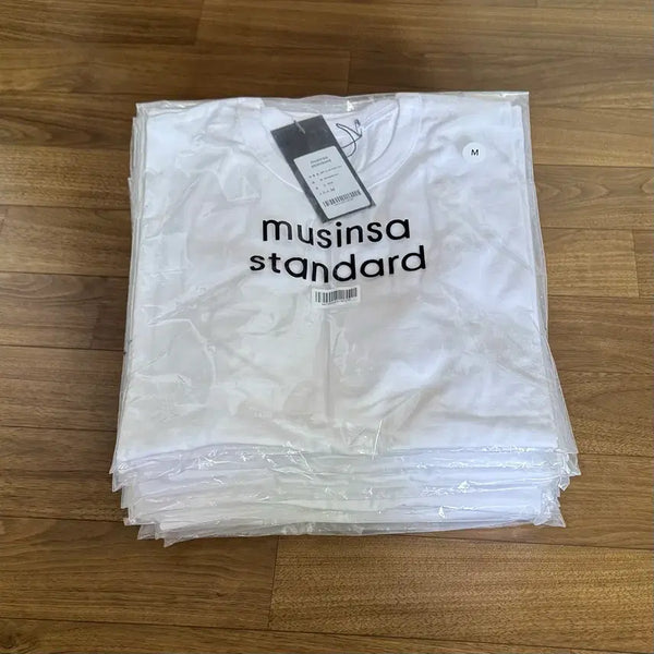 [BUNJANG] Musinsa Standard Relaxed Fit Crewneck T-Shirt White (M) / 무신사 스탠다드 릴렉스핏 크루넥 티셔츠M 15개 개당(11000원)