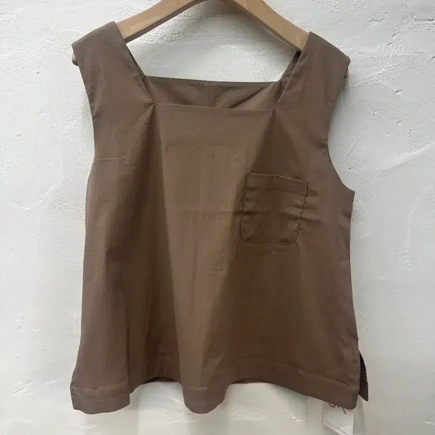 [BUNJANG] AtG Women's Sleeveless T-Shirt Brown Nylon Size 77 / AtG 여 티셔츠 브라운/나일론/민소매 77