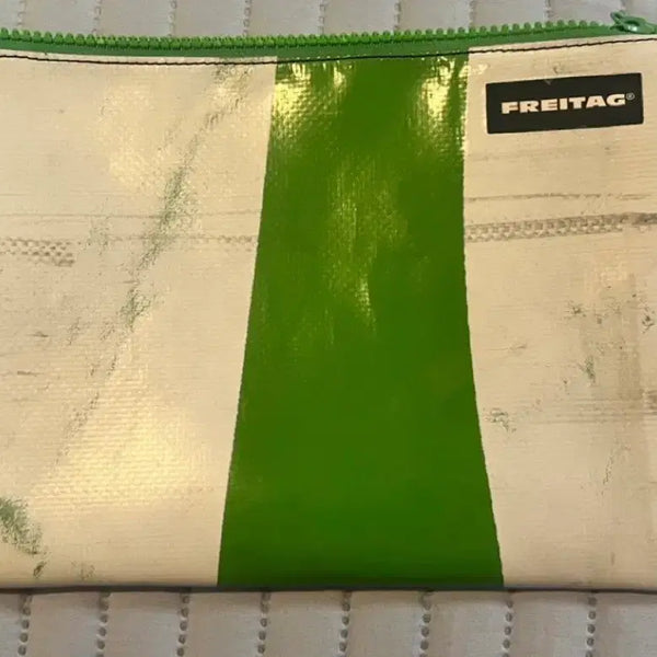 [BUNJANG] Freitag Chuck Pouch/Clutch Green/Multi PVC / 프라이탁 파우치/클러치