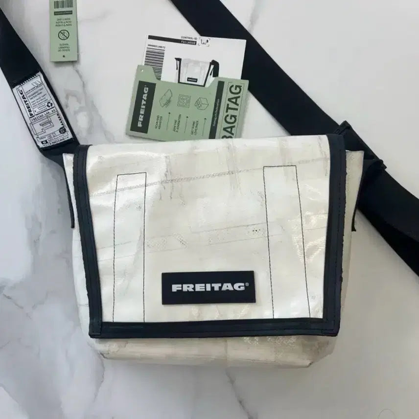 [BUNJANG] Freitag R501 Lassie All White Messenger Bag / 프라이탁 라씨 올화이트