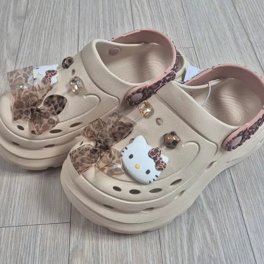 [BUNJANG] Hello Kitty Leopard Platform Sandals Beige Size 240 / 헬로키티 호피 통굽 베이지 240