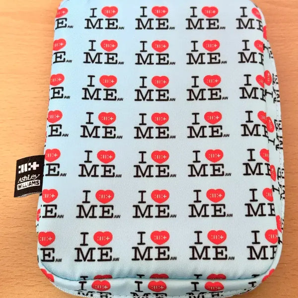 [BUNJANG] ILLIT Ashley Williams Not Cute Anymore Pouch + Photocard / 무료배송)아일릿 애슐리 윌리엄스 낫큐트애니모어 파우치 + 포카