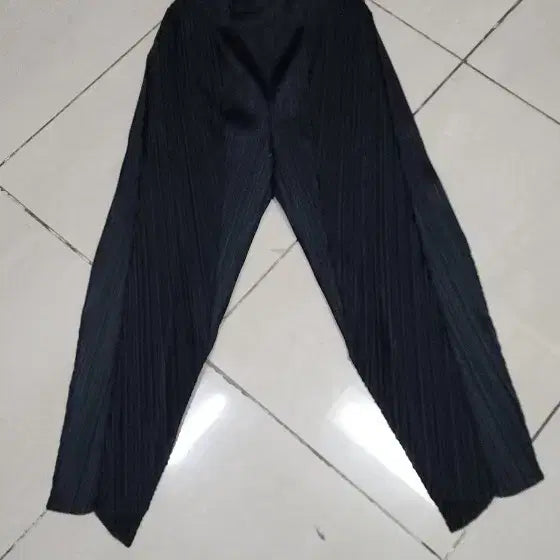 [BUNJANG] Pleats Please 24 Season Pants Black Size 2 / 플리츠플리즈 24시즌 팬츠 2사이즈