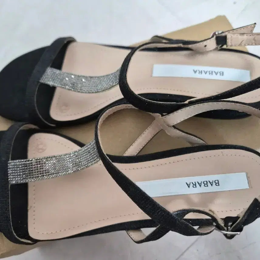 [BUNJANG] Barbara Women's Cubic Strap Sandals Black 245 / 바바라 여성 샌들 블랙 큐빅 스트랩 245