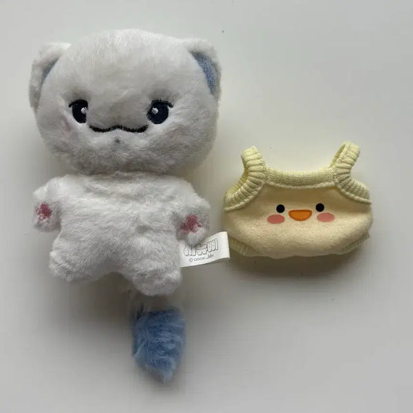 [BUNJANG] TWS Shinyu Doll 'Shinyubi' (with Baby Chick Outfit Set) / 투어스 신유 인형 시뉴삐