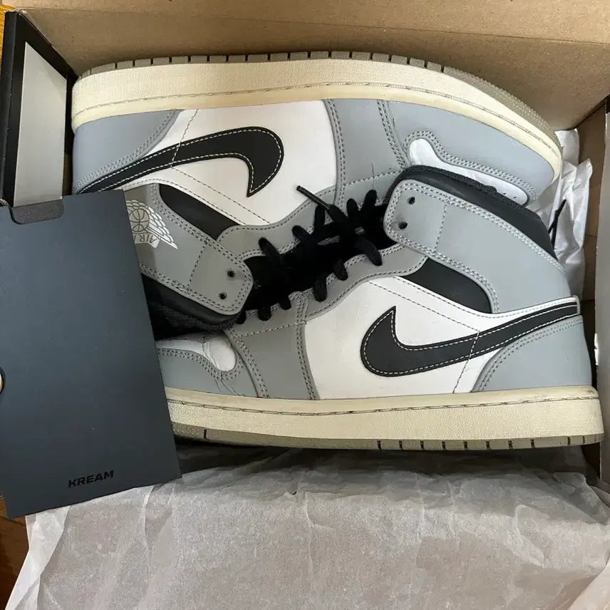 [BUNJANG] Air Jordan 1 Mid Light Smoke Grey Anthracite / 조던1 미드 라이트 스모크 그레이 앤트러사이트 260