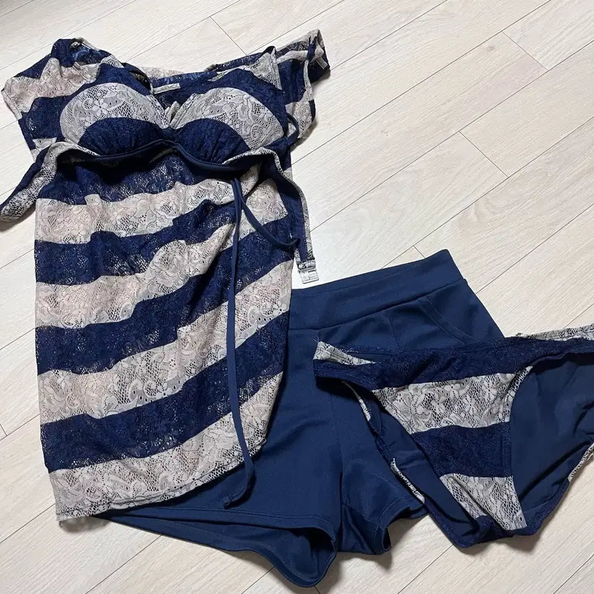 [BUNJANG] Elle Navy Striped Swimsuit Set / 엘르 네이비 수영복 세트 판매!
