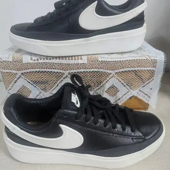 [BUNJANG] Nike Blazer Low Black White Sneakers (270) / 나이키 블레이저 로우 블랙 화이트 270