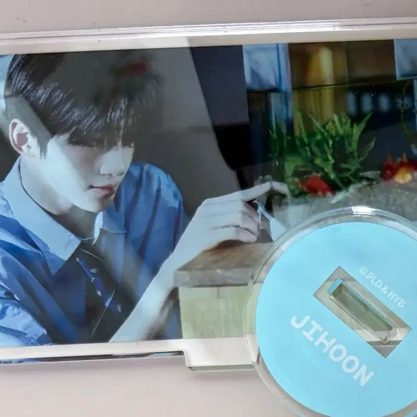 [BUNJANG] TWS TWS Cafe Japan Pop-up Jihoon Acrylic Stand / 투어스 TWS 투어스카페 TWS cafe 일본팝업 아크스타 지훈