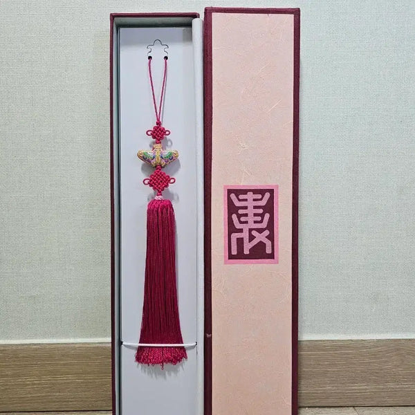 [BUNJANG] Handmade Pink Embroidered Norigae / (직접 제작)꽃분홍 자수 노리개