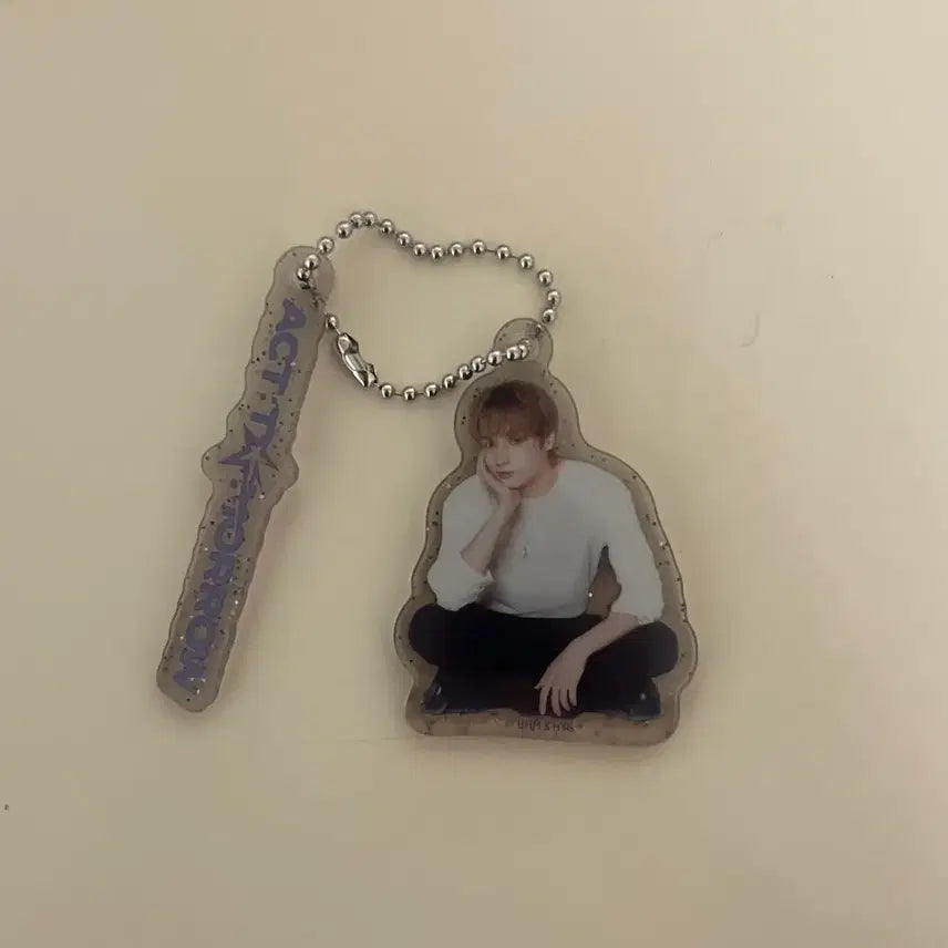 [BUNJANG] TXT Japan TOMOCON Gacha Acrylic Keyring Hueningkai / 투바투 일본 투모콘 엠디 가챠 아크릴 키링 휴닝카이