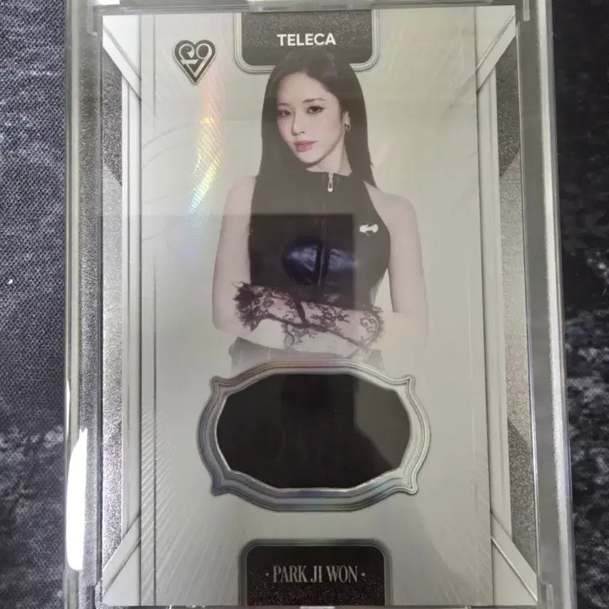 [BUNJANG] fromis_9 Park Jiwon Real Wear Scarf Relic / 테레카 프로미스나인 박지원 스카프 실착 렐릭