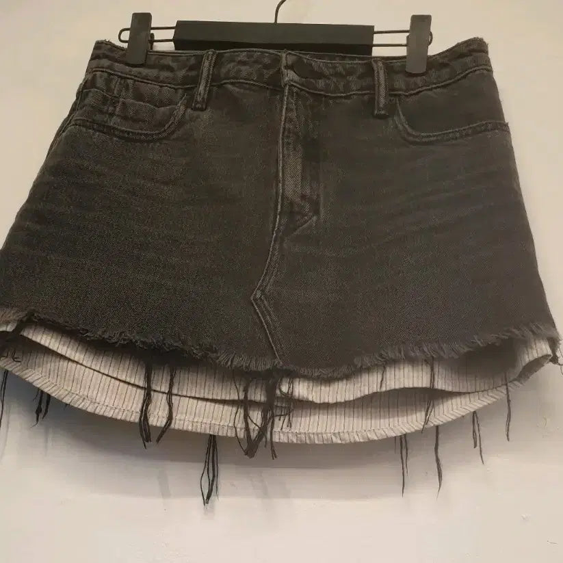 [BUNJANG] Alexander Wang Black Washed Denim Skirt (29 Inch) / 29인치)알렉산더 왕(Alexander Wang) 블랙 워싱 데님 스커트