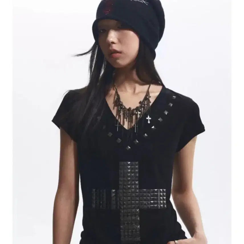 [BUNJANG] NONAME SPACE V-Neck Punk Cross T-Shirt / NONAME SPACE loose v-neck tshirt 펑크십자가탑