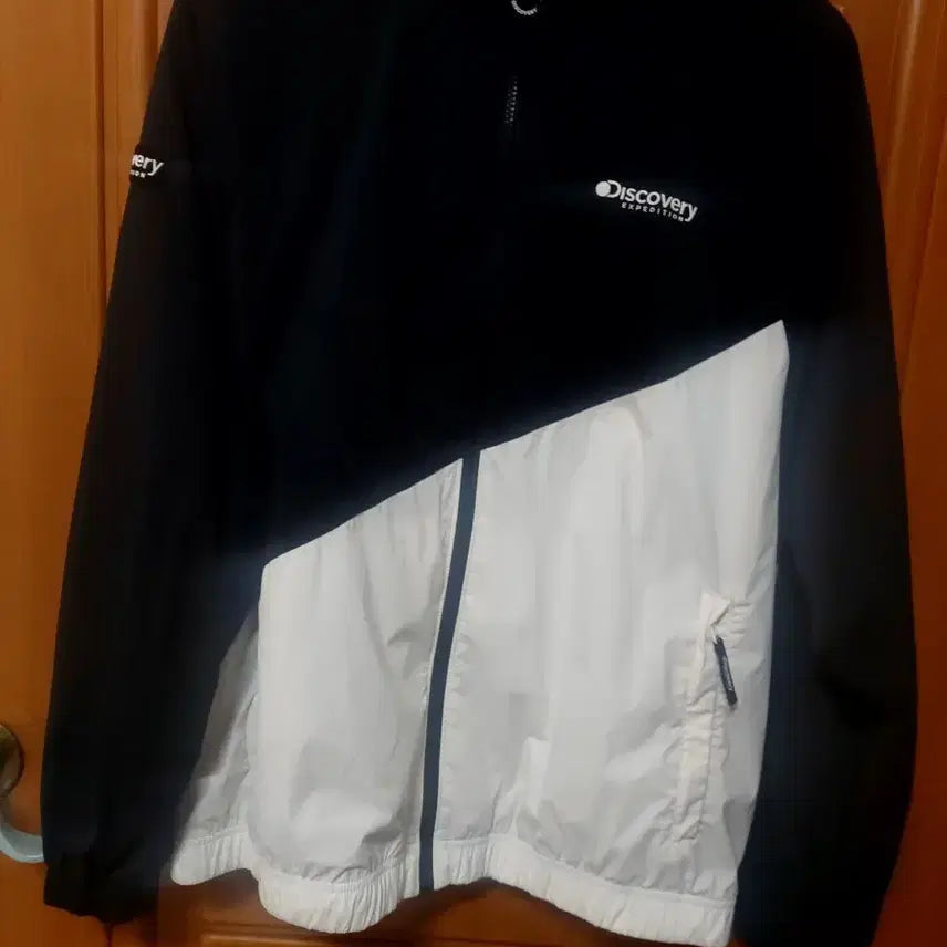 [BUNJANG] Discovery Expedition High-Neck Windbreaker - Size 105 / 디스커버리 하이넥 바람막이 105사이즈 굿