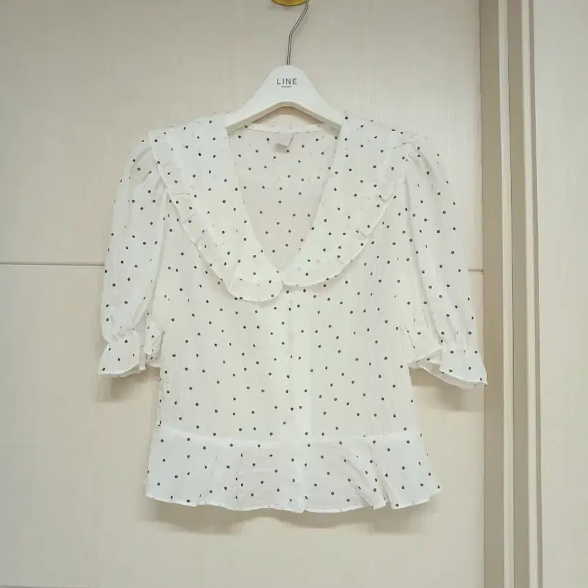 [BUNJANG] Dot Ruffle Lightweight Summer Blouse / 새옷) 러블리한 도트 프릴 얇은 여름블랏