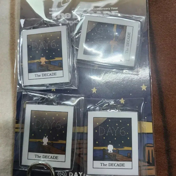 [BUNJANG] DAY6 The Decade Confetti Keychain Set / 데이식스 더 디케이드 컨페티 키링 4개 세트