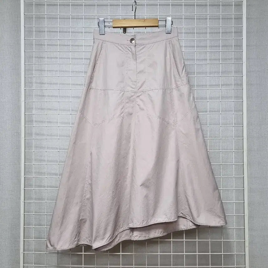 [BUNJANG] System Flare Asymmetrical Skirt (Summer) / 한섬 시스템 플레어 언발 스커트 26인치 (여름)