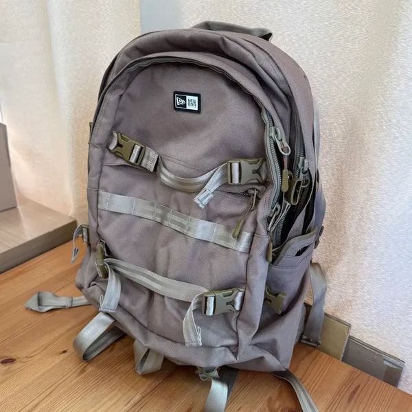 [BUNJANG] New Era Unisex Backpack Beige / 뉴에라 남성 여성 가방 백팩 배낭 베이지