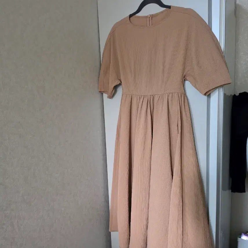 [BUNJANG] Sisley Beige Long Dress / 시슬리 베이지 롱원피스