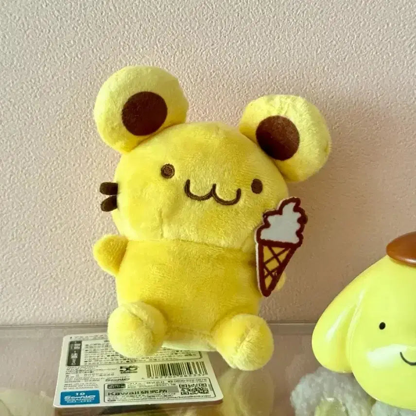 [BUNJANG] Pochacco Strawberry Newspaper Collaboration Plush Doll / (택O)폼폼푸린 친구 스콘 이치고 신문 콜라보 인형