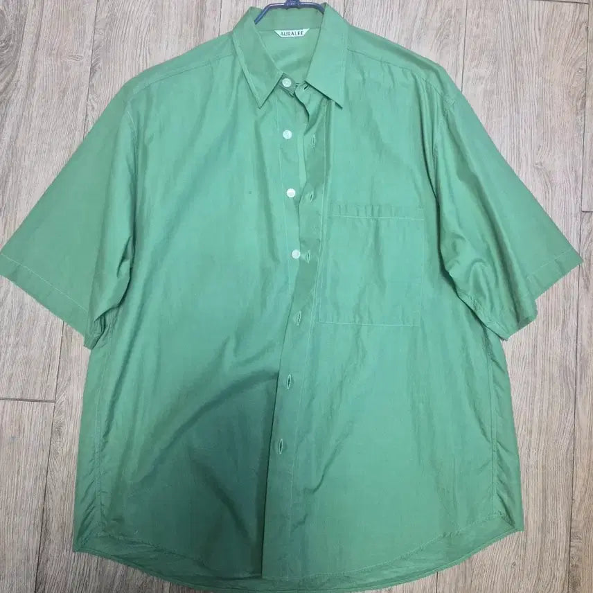 [BUNJANG] Auraree Short Sleeve Shirt Green Size 4 (105) / 오라리 Auraree 그린 반팔셔츠 4사이즈 105