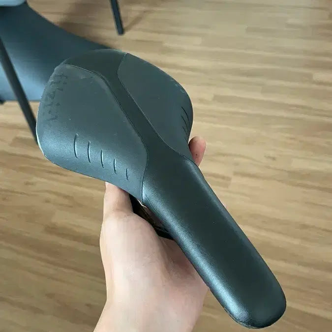 [BUNJANG] Fizik Aliante Saddle / 피직 아리오네 안장