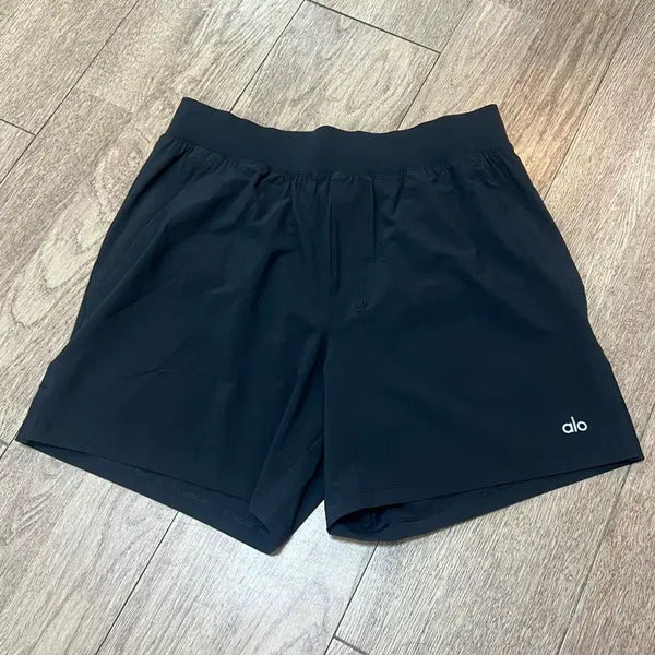 [BUNJANG] ALO Black Shorts M / ALO 알로 반바지 블랙 M