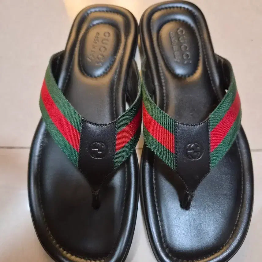 [BUNJANG] Gucci Signature Three-Stripe Logo Slides / 구찌 시그니처 삼선 로고 쪼리