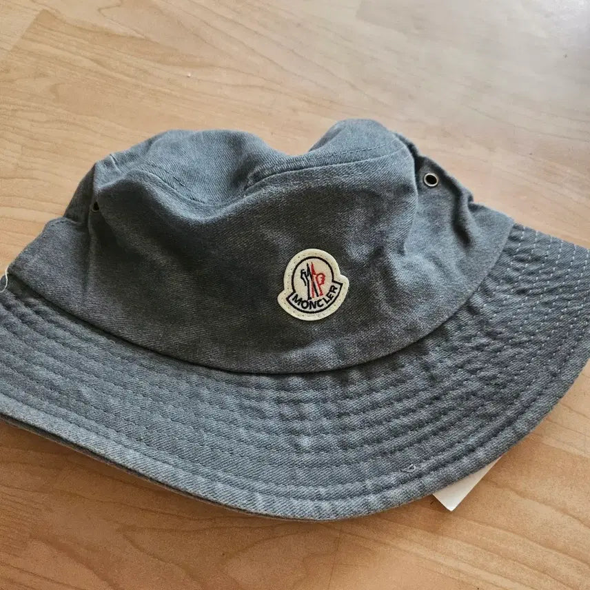 [BUNJANG] Moncler Logo Bucket Hat Grey / 몽클레어 로고 벙거지 모자 그레이