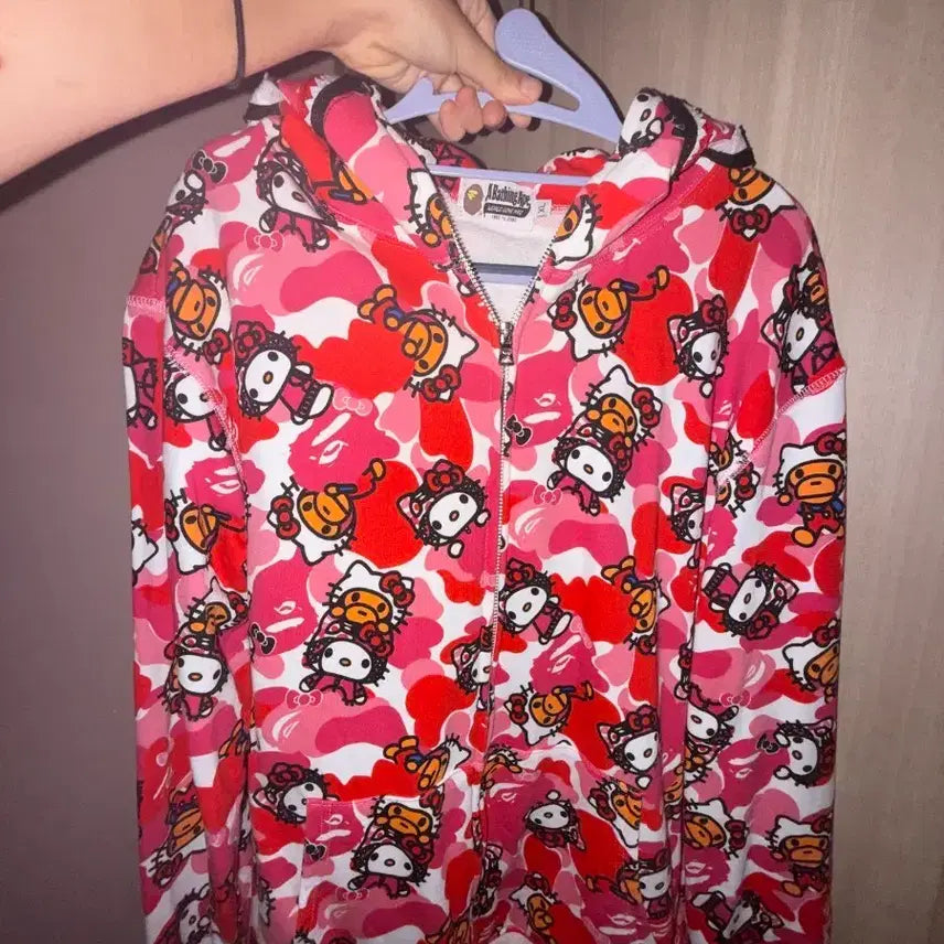 [BUNJANG] BAPE x Hello Kitty Camo Hooded Zip-Up Hoodie Pink XL / (급처,정품)베이프 헬로키티 카모 후드 집업 핑크