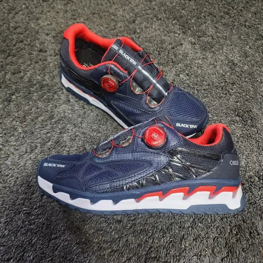 [BUNJANG] Blackyak X-Motion GTX Trekking Shoes Size 250 / 블랙야크 엑스모션GTX 트레킹화 250사이즈