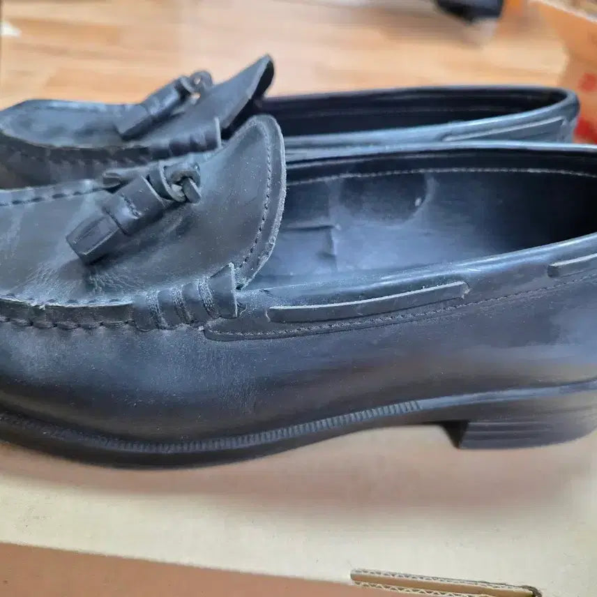 [BUNJANG] Hawkins Tassel Loafers / 호킨스 태슬 로퍼 235