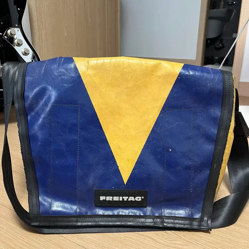 [BUNJANG] Freitag Dexter Messenger Bag Blue/Yellow / 프라이탁 덱스터 민트탭O
