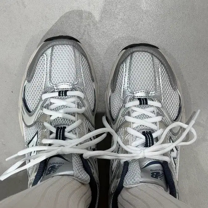 [BUNJANG] New Balance 530 Silver Sneakers / 뉴발란스 530 실버 235 새제품